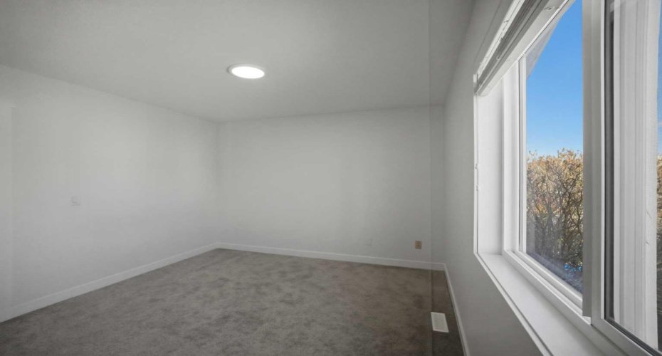 24 Martindale Drive, Calgary, Alberta T3J2V6, 4 Bedrooms Bedrooms, ,4 BathroomsBathrooms,Residential,For Sale,Martindale,A2301127