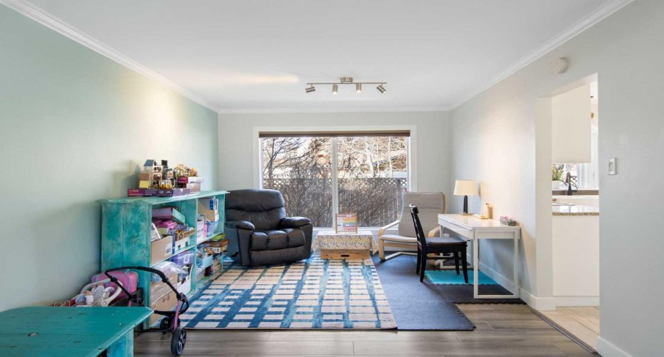 656 Willow Brook Drive, Calgary, Alberta T2J 1N8, 5 Bedrooms Bedrooms, ,4 BathroomsBathrooms,Residential,For Sale,Willow Brook,A2302207