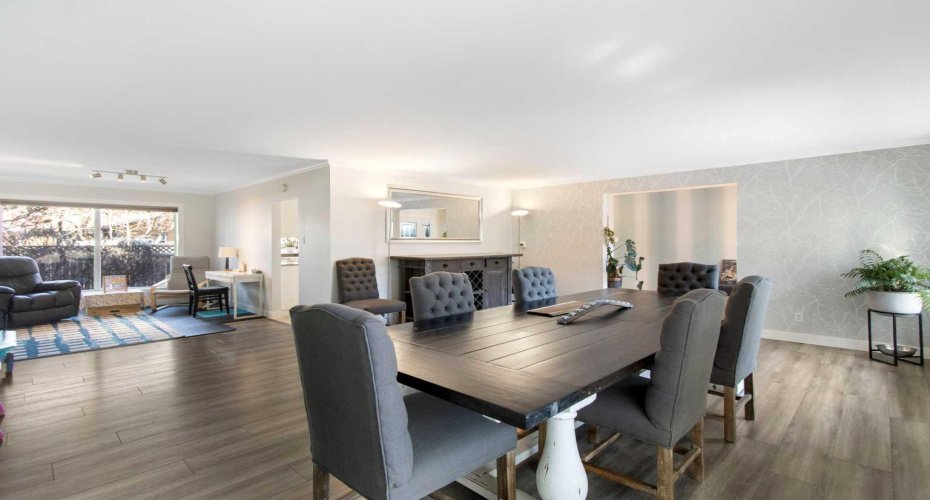 656 Willow Brook Drive, Calgary, Alberta T2J 1N8, 5 Bedrooms Bedrooms, ,4 BathroomsBathrooms,Residential,For Sale,Willow Brook,A2302207