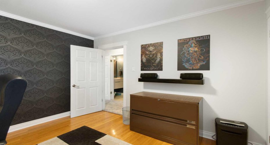 656 Willow Brook Drive, Calgary, Alberta T2J 1N8, 5 Bedrooms Bedrooms, ,4 BathroomsBathrooms,Residential,For Sale,Willow Brook,A2302207