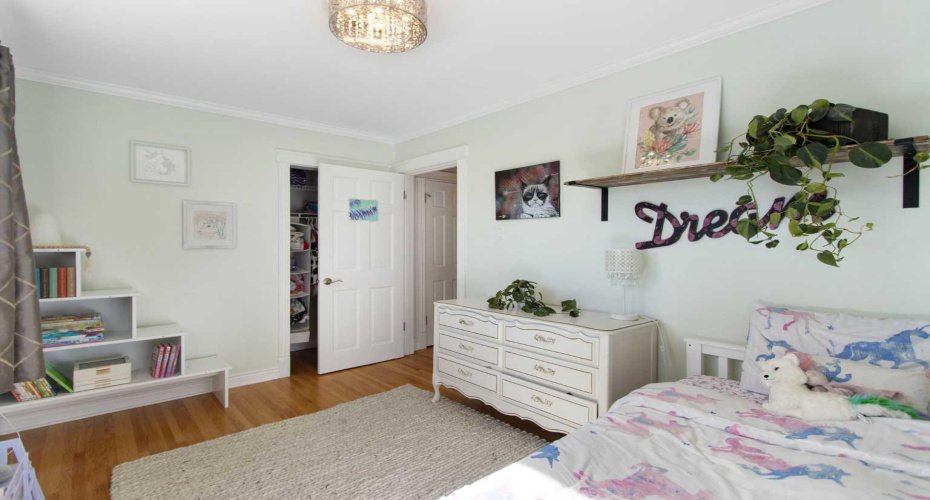 656 Willow Brook Drive, Calgary, Alberta T2J 1N8, 5 Bedrooms Bedrooms, ,4 BathroomsBathrooms,Residential,For Sale,Willow Brook,A2302207