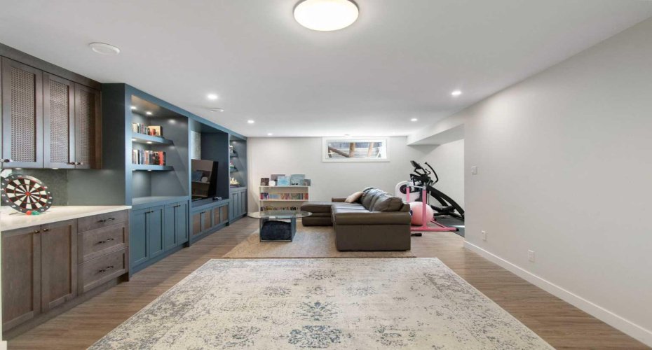 656 Willow Brook Drive, Calgary, Alberta T2J 1N8, 5 Bedrooms Bedrooms, ,4 BathroomsBathrooms,Residential,For Sale,Willow Brook,A2302207