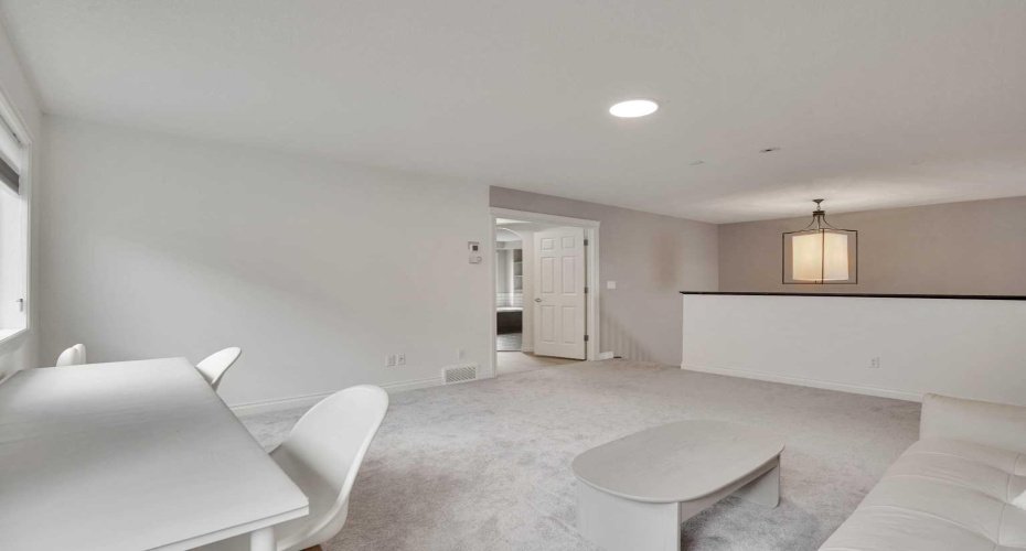 85 evansborough Way, Calgary, Alberta t3p 0m6, 4 Bedrooms Bedrooms, ,4 BathroomsBathrooms,Residential,For Sale,evansborough,A2303256