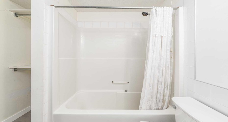 15204 Bannister Road, Calgary, Alberta T2X3T4, 2 Bedrooms Bedrooms, ,2 BathroomsBathrooms,Residential,For Sale,Bannister,A2276745