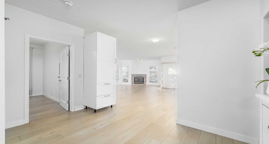 15204 Bannister Road, Calgary, Alberta T2X3T4, 2 Bedrooms Bedrooms, ,2 BathroomsBathrooms,Residential,For Sale,Bannister,A2276745