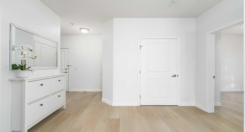 15204 Bannister Road, Calgary, Alberta T2X3T4, 2 Bedrooms Bedrooms, ,2 BathroomsBathrooms,Residential,For Sale,Bannister,A2276745