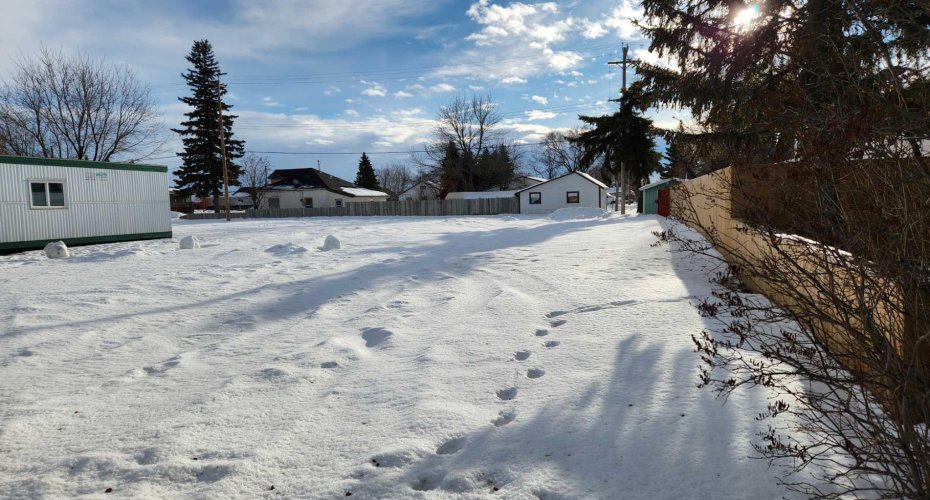 111 Main, Hay Lakes, Alberta T0B 1W0, ,Land,For Sale,Main,A2289040