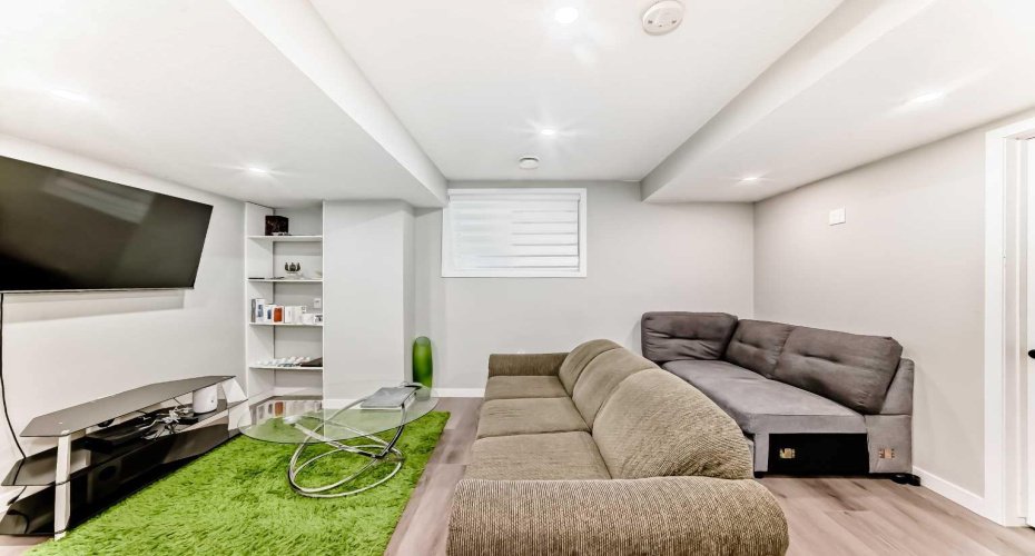 197 Baysprings Gardens, Airdrie, Alberta T4B5C5, 6 Bedrooms Bedrooms, ,4 BathroomsBathrooms,Residential,For Sale,Baysprings,A2290238