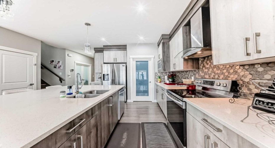 197 Baysprings Gardens, Airdrie, Alberta T4B5C5, 6 Bedrooms Bedrooms, ,4 BathroomsBathrooms,Residential,For Sale,Baysprings,A2290238