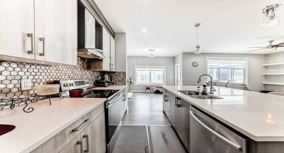 197 Baysprings Gardens, Airdrie, Alberta T4B5C5, 6 Bedrooms Bedrooms, ,4 BathroomsBathrooms,Residential,For Sale,Baysprings,A2290238