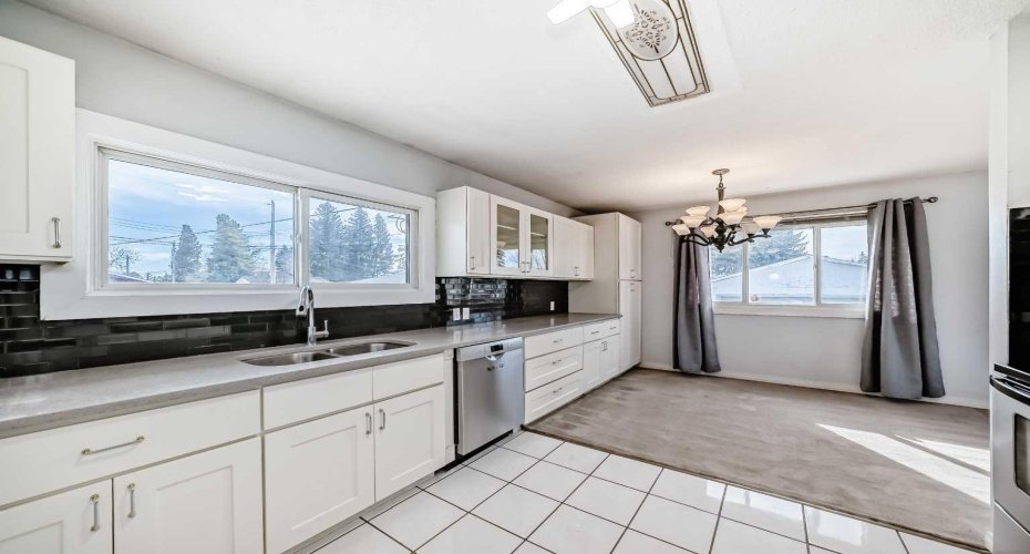 224 47 Street, Calgary, Alberta T2A 1P2, 5 Bedrooms Bedrooms, ,2 BathroomsBathrooms,Residential,For Sale,47,A2292822