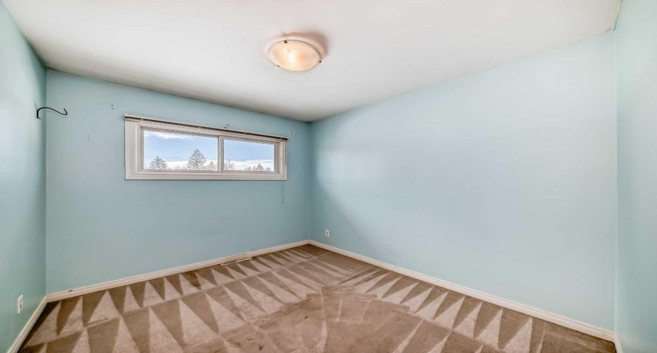 224 47 Street, Calgary, Alberta T2A 1P2, 5 Bedrooms Bedrooms, ,2 BathroomsBathrooms,Residential,For Sale,47,A2292822