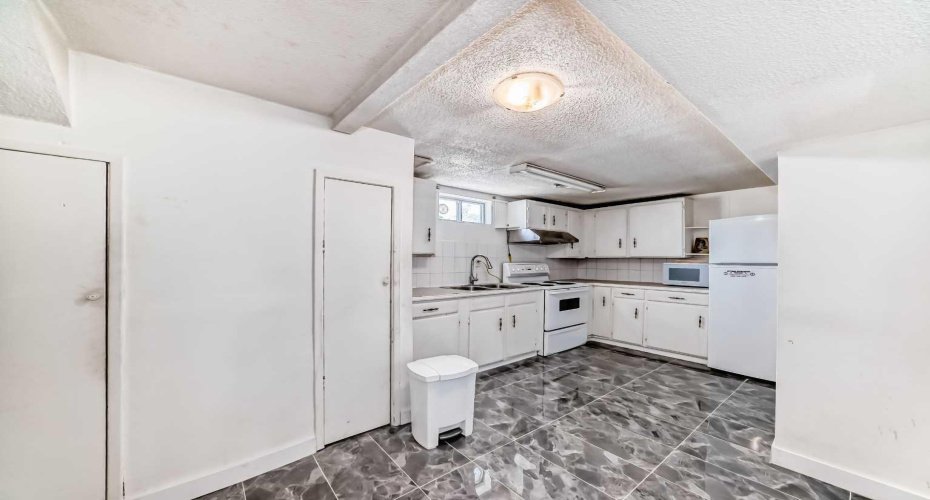 224 47 Street, Calgary, Alberta T2A 1P2, 5 Bedrooms Bedrooms, ,2 BathroomsBathrooms,Residential,For Sale,47,A2292822