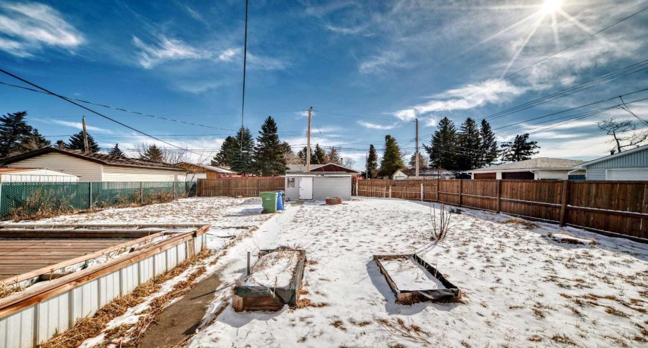 224 47 Street, Calgary, Alberta T2A 1P2, 5 Bedrooms Bedrooms, ,2 BathroomsBathrooms,Residential,For Sale,47,A2292822