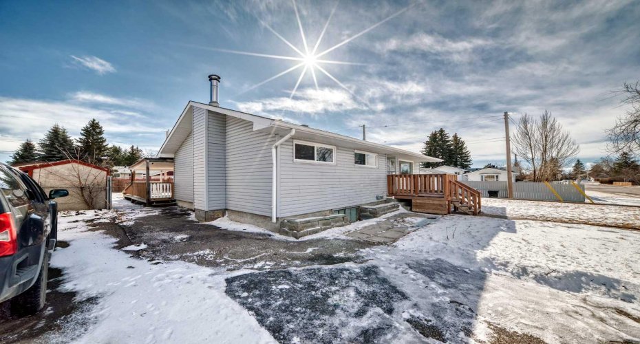 224 47 Street, Calgary, Alberta T2A 1P2, 5 Bedrooms Bedrooms, ,2 BathroomsBathrooms,Residential,For Sale,47,A2292822