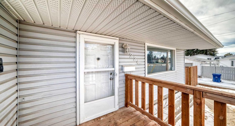 224 47 Street, Calgary, Alberta T2A 1P2, 5 Bedrooms Bedrooms, ,2 BathroomsBathrooms,Residential,For Sale,47,A2292822