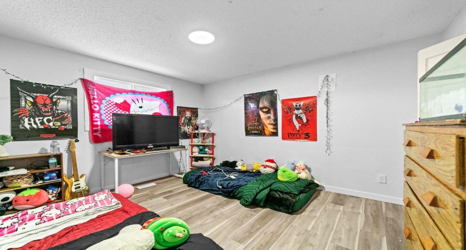 5444 50 Street, Camrose, Alberta T4V 3A8, 6 Bedrooms Bedrooms, ,2 BathroomsBathrooms,Residential,For Sale,50,A2293652