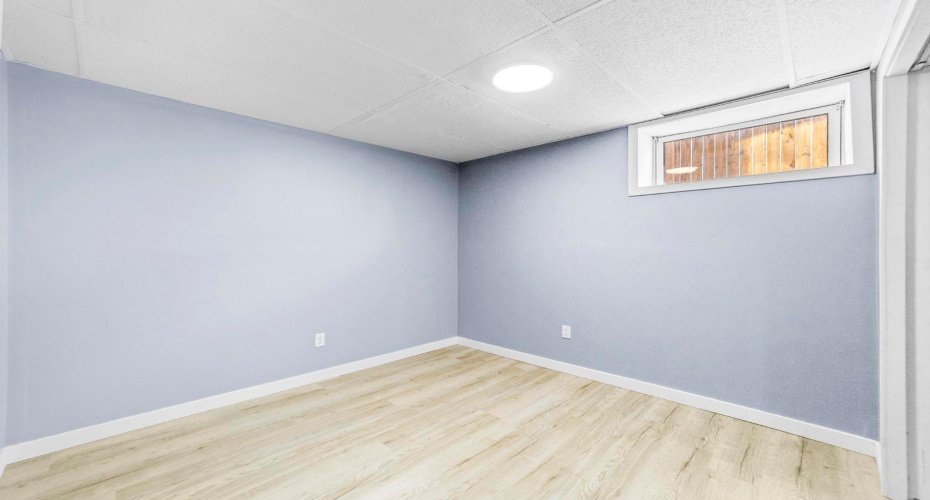 5444 50 Street, Camrose, Alberta T4V 3A8, 6 Bedrooms Bedrooms, ,2 BathroomsBathrooms,Residential,For Sale,50,A2293652