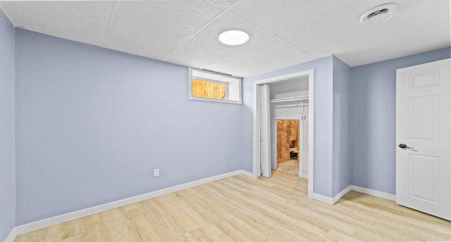 5444 50 Street, Camrose, Alberta T4V 3A8, 6 Bedrooms Bedrooms, ,2 BathroomsBathrooms,Residential,For Sale,50,A2293652