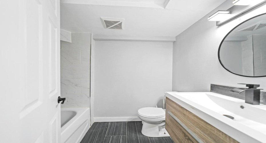 5444 50 Street, Camrose, Alberta T4V 3A8, 6 Bedrooms Bedrooms, ,2 BathroomsBathrooms,Residential,For Sale,50,A2293652