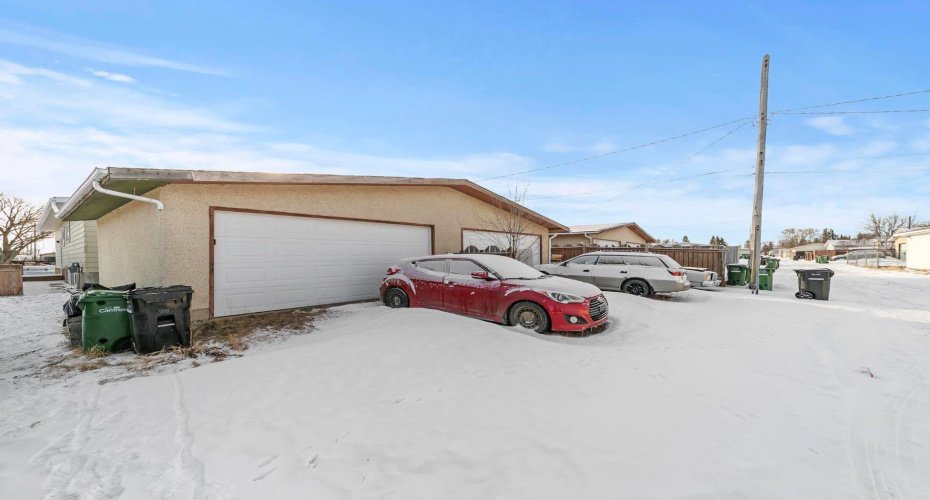 5444 50 Street, Camrose, Alberta T4V 3A8, 6 Bedrooms Bedrooms, ,2 BathroomsBathrooms,Residential,For Sale,50,A2293652