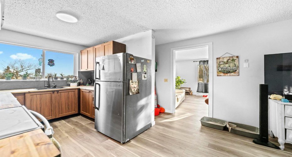 5444 50 Street, Camrose, Alberta T4V 3A8, 6 Bedrooms Bedrooms, ,2 BathroomsBathrooms,Residential,For Sale,50,A2293652