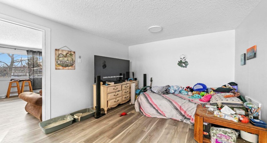 5444 50 Street, Camrose, Alberta T4V 3A8, 6 Bedrooms Bedrooms, ,2 BathroomsBathrooms,Residential,For Sale,50,A2293652