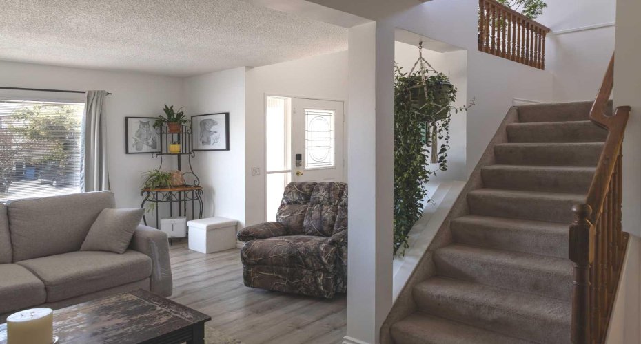 283 Abinger Crescent, Calgary, Alberta T2A6L2, 4 Bedrooms Bedrooms, ,3 BathroomsBathrooms,Residential,For Sale,Abinger,A2298921