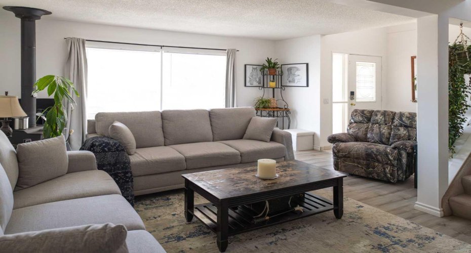 283 Abinger Crescent, Calgary, Alberta T2A6L2, 4 Bedrooms Bedrooms, ,3 BathroomsBathrooms,Residential,For Sale,Abinger,A2298921