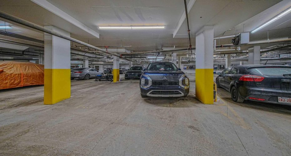 125 Wolf Hollow Crescent, Calgary, Alberta T2X 5K9, 2 Bedrooms Bedrooms, ,1 BathroomBathrooms,Residential,For Sale,Wolf Hollow,A2300115