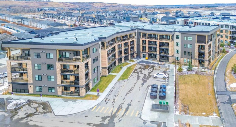 125 Wolf Hollow Crescent, Calgary, Alberta T2X 5K9, 2 Bedrooms Bedrooms, ,1 BathroomBathrooms,Residential,For Sale,Wolf Hollow,A2300115