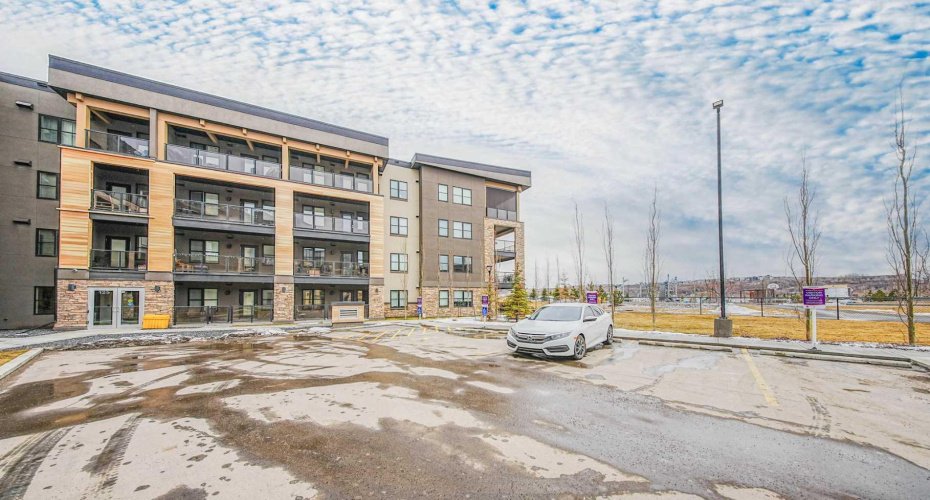 125 Wolf Hollow Crescent, Calgary, Alberta T2X 5K9, 2 Bedrooms Bedrooms, ,1 BathroomBathrooms,Residential,For Sale,Wolf Hollow,A2300115