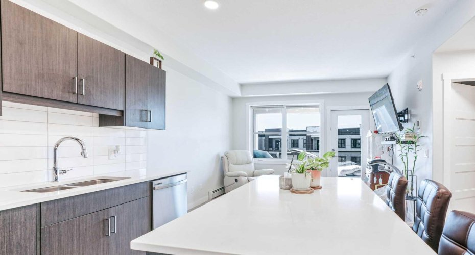 125 Wolf Hollow Crescent, Calgary, Alberta T2X 5K9, 2 Bedrooms Bedrooms, ,1 BathroomBathrooms,Residential,For Sale,Wolf Hollow,A2300115