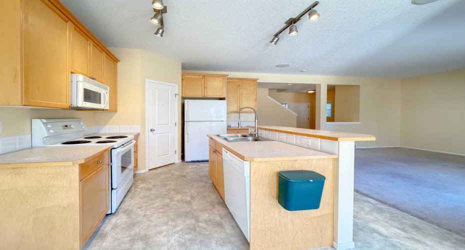 21 Panamount Hill, Calgary, Alberta T3K5R8, 3 Bedrooms Bedrooms, ,3 BathroomsBathrooms,Residential,For Sale,Panamount,A2300155