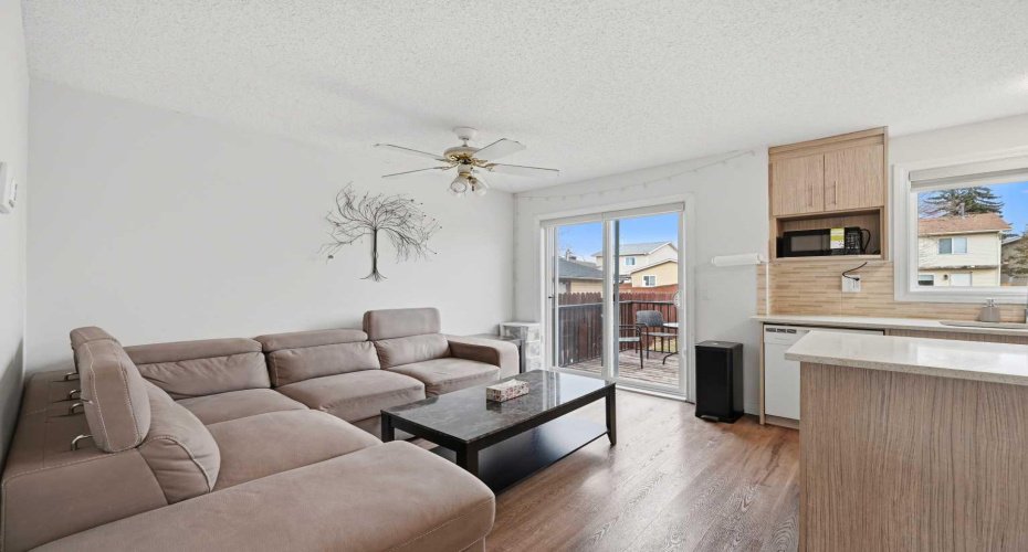 172 Castlebrook Road, Calgary, Alberta T3J 1P1, 5 Bedrooms Bedrooms, ,3 BathroomsBathrooms,Residential,For Sale,Castlebrook,A2301129