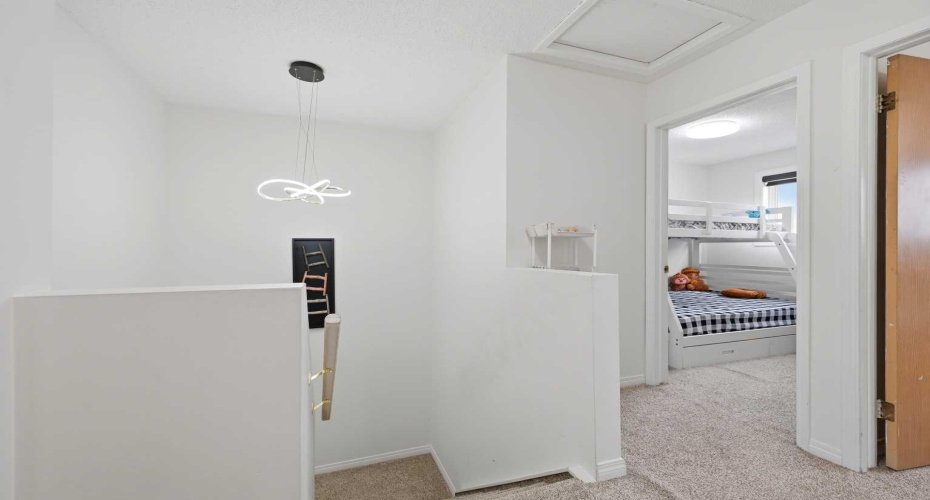 172 Castlebrook Road, Calgary, Alberta T3J 1P1, 5 Bedrooms Bedrooms, ,3 BathroomsBathrooms,Residential,For Sale,Castlebrook,A2301129