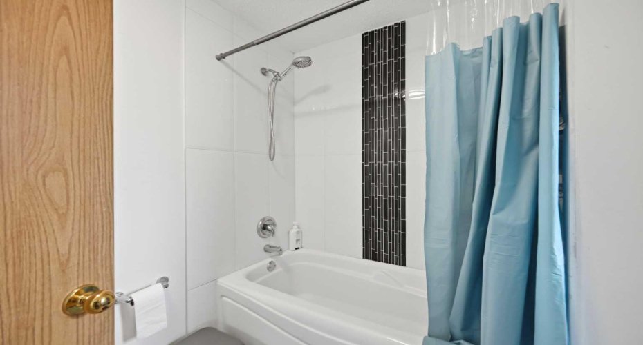 172 Castlebrook Road, Calgary, Alberta T3J 1P1, 5 Bedrooms Bedrooms, ,3 BathroomsBathrooms,Residential,For Sale,Castlebrook,A2301129