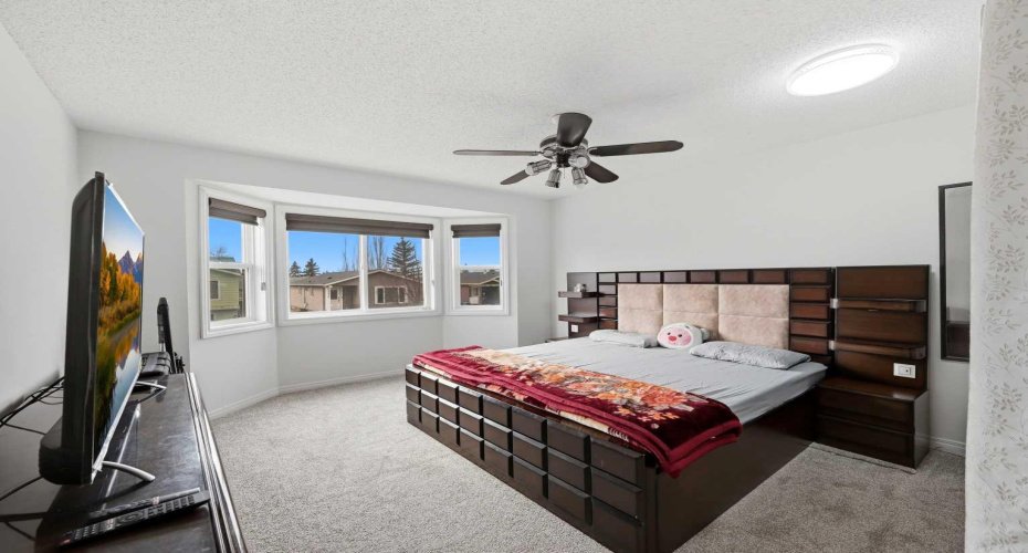 172 Castlebrook Road, Calgary, Alberta T3J 1P1, 5 Bedrooms Bedrooms, ,3 BathroomsBathrooms,Residential,For Sale,Castlebrook,A2301129