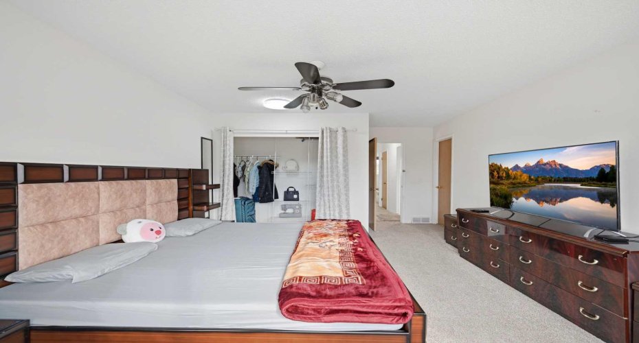 172 Castlebrook Road, Calgary, Alberta T3J 1P1, 5 Bedrooms Bedrooms, ,3 BathroomsBathrooms,Residential,For Sale,Castlebrook,A2301129