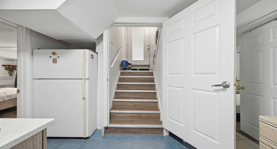 172 Castlebrook Road, Calgary, Alberta T3J 1P1, 5 Bedrooms Bedrooms, ,3 BathroomsBathrooms,Residential,For Sale,Castlebrook,A2301129