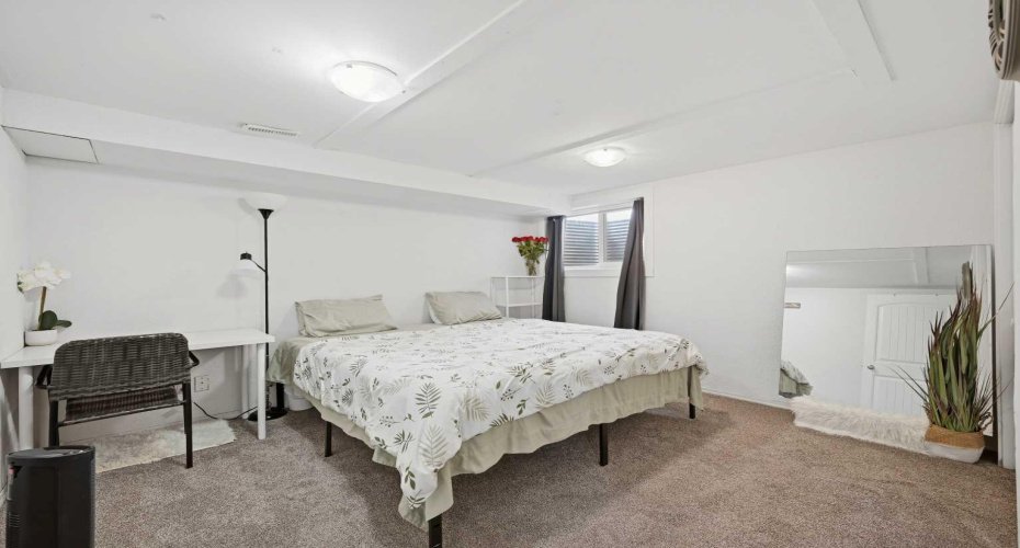 172 Castlebrook Road, Calgary, Alberta T3J 1P1, 5 Bedrooms Bedrooms, ,3 BathroomsBathrooms,Residential,For Sale,Castlebrook,A2301129