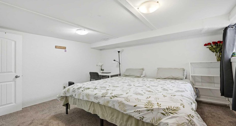 172 Castlebrook Road, Calgary, Alberta T3J 1P1, 5 Bedrooms Bedrooms, ,3 BathroomsBathrooms,Residential,For Sale,Castlebrook,A2301129