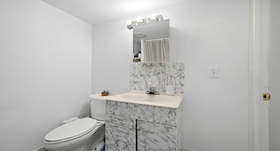 172 Castlebrook Road, Calgary, Alberta T3J 1P1, 5 Bedrooms Bedrooms, ,3 BathroomsBathrooms,Residential,For Sale,Castlebrook,A2301129