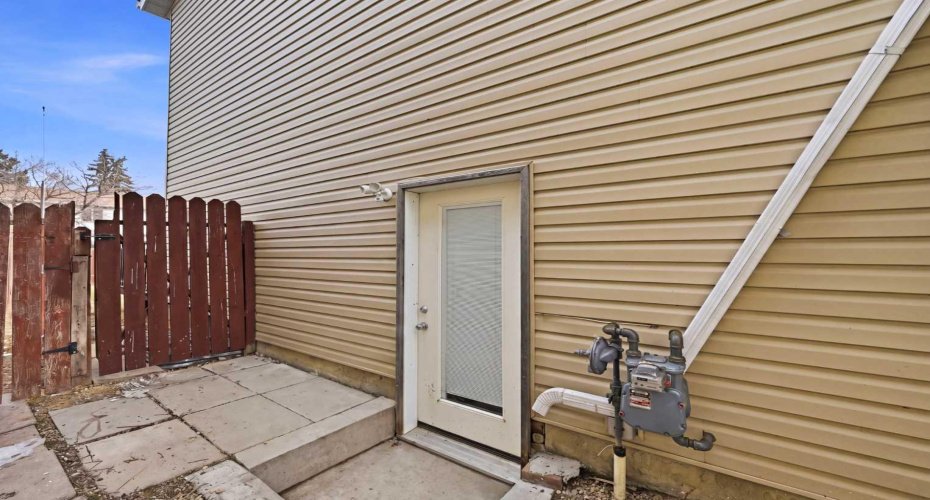 Side entrance to basement