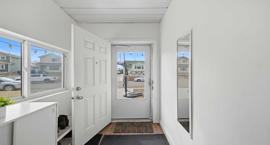 172 Castlebrook Road, Calgary, Alberta T3J 1P1, 5 Bedrooms Bedrooms, ,3 BathroomsBathrooms,Residential,For Sale,Castlebrook,A2301129