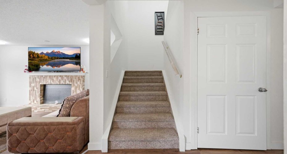 172 Castlebrook Road, Calgary, Alberta T3J 1P1, 5 Bedrooms Bedrooms, ,3 BathroomsBathrooms,Residential,For Sale,Castlebrook,A2301129