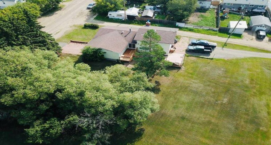 21 1 Avenue, Derwent, Alberta T0B 1C0, 4 Bedrooms Bedrooms, ,3 BathroomsBathrooms,Residential,For Sale,1,A2301307