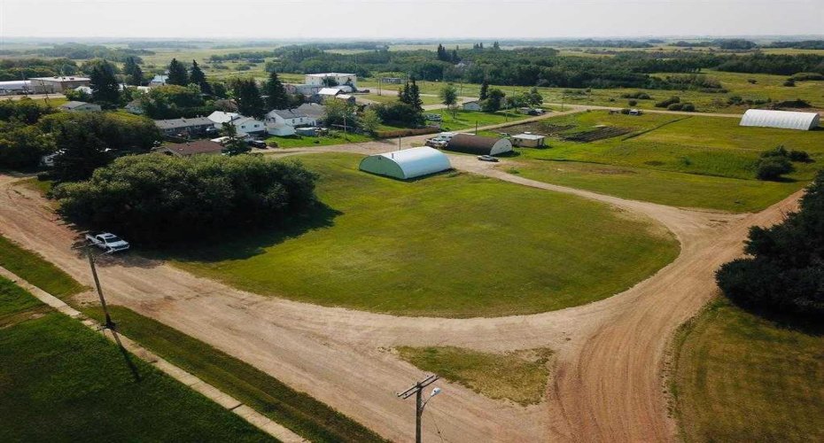 21 1 Avenue, Derwent, Alberta T0B 1C0, 4 Bedrooms Bedrooms, ,3 BathroomsBathrooms,Residential,For Sale,1,A2301307