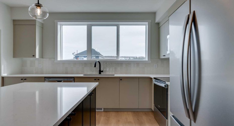 1273 Creekview Drive, Calgary, Alberta T2X 5Y7, 3 Bedrooms Bedrooms, ,3 BathroomsBathrooms,Residential,For Sale,Creekview,A2302154