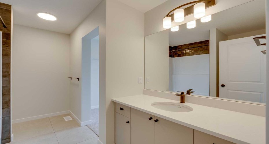 1273 Creekview Drive, Calgary, Alberta T2X 5Y7, 3 Bedrooms Bedrooms, ,3 BathroomsBathrooms,Residential,For Sale,Creekview,A2302154